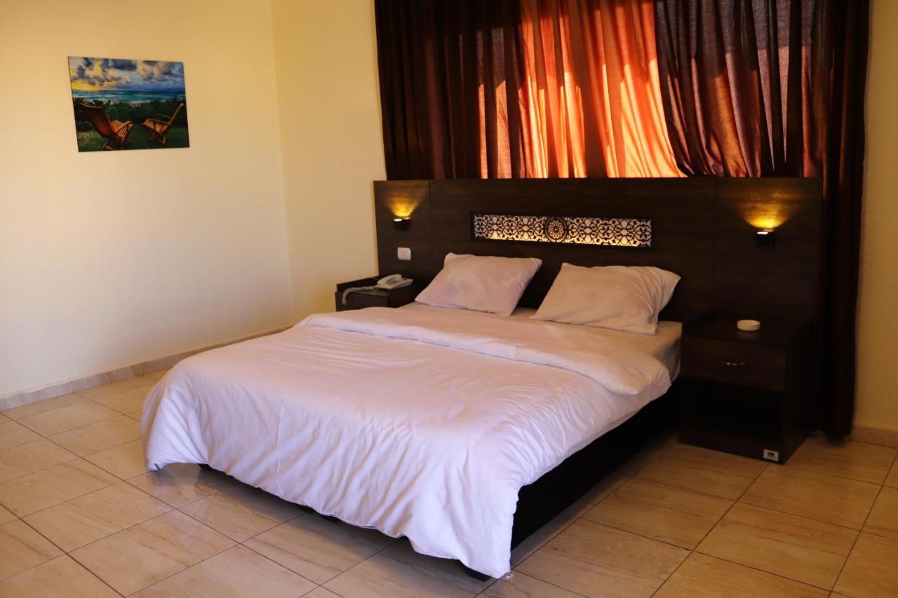 Eden Aqaba Hotel ภายนอก รูปภาพ