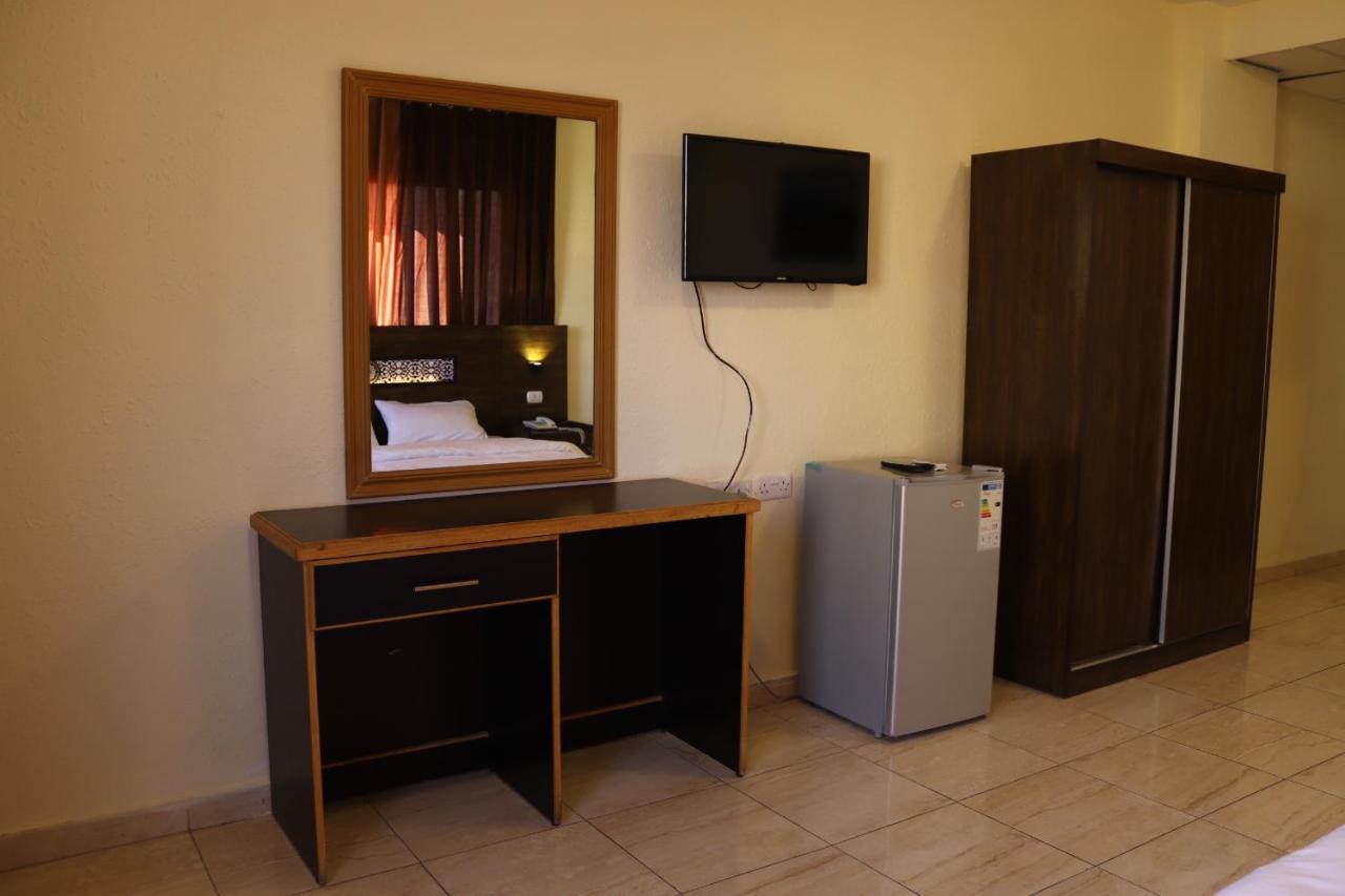 Eden Aqaba Hotel ภายนอก รูปภาพ